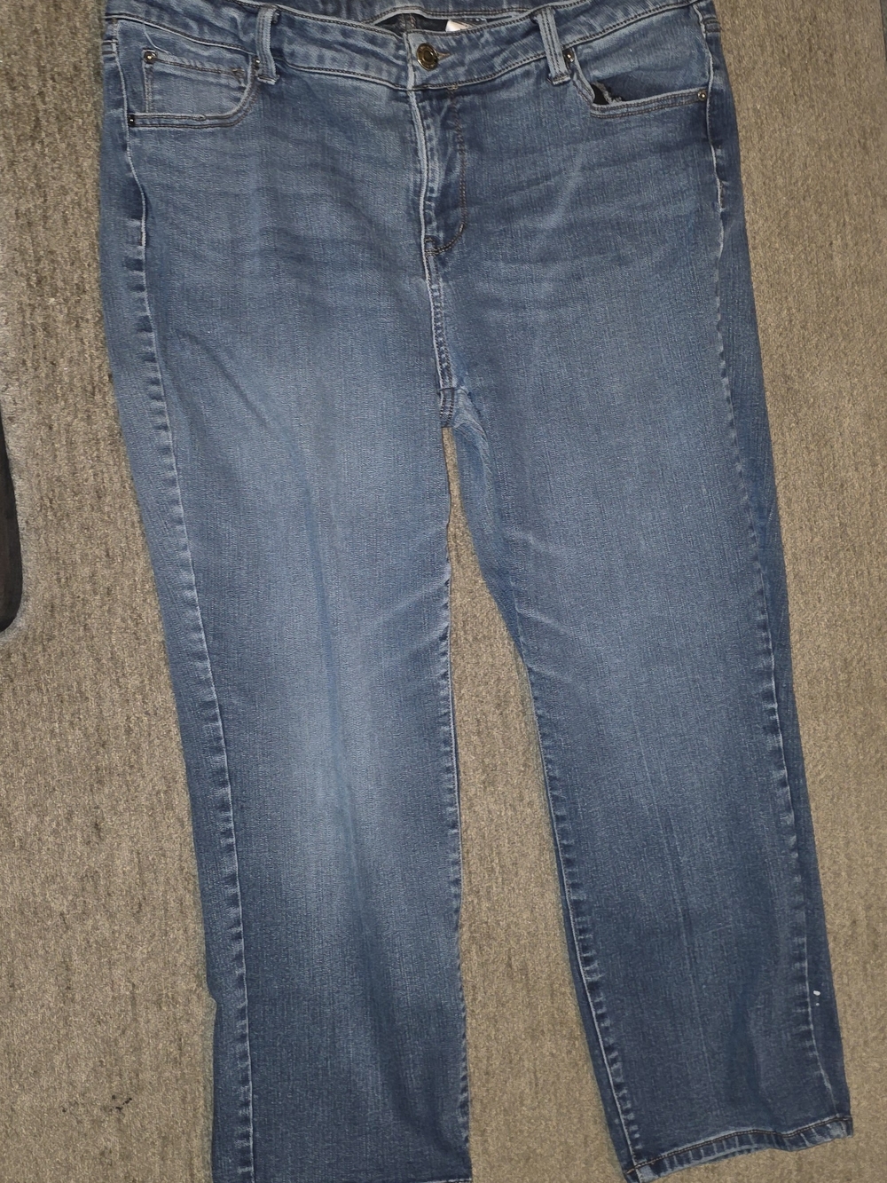Old Navy Straight-Leg Women's Jeans in Mid Blue Wash 18P